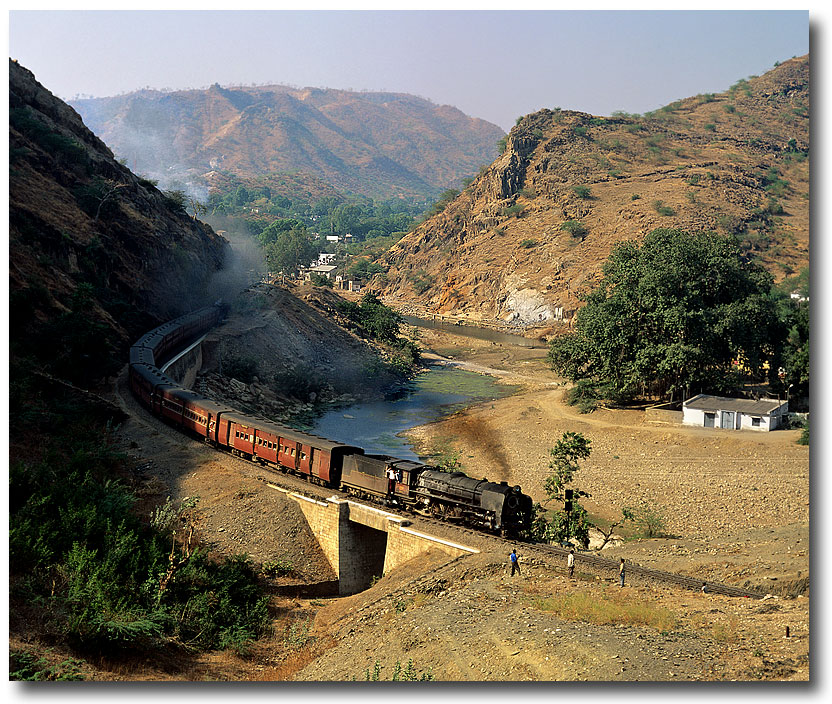 Passenger 85 with YP and YP banker on the ghat section near Zawar.